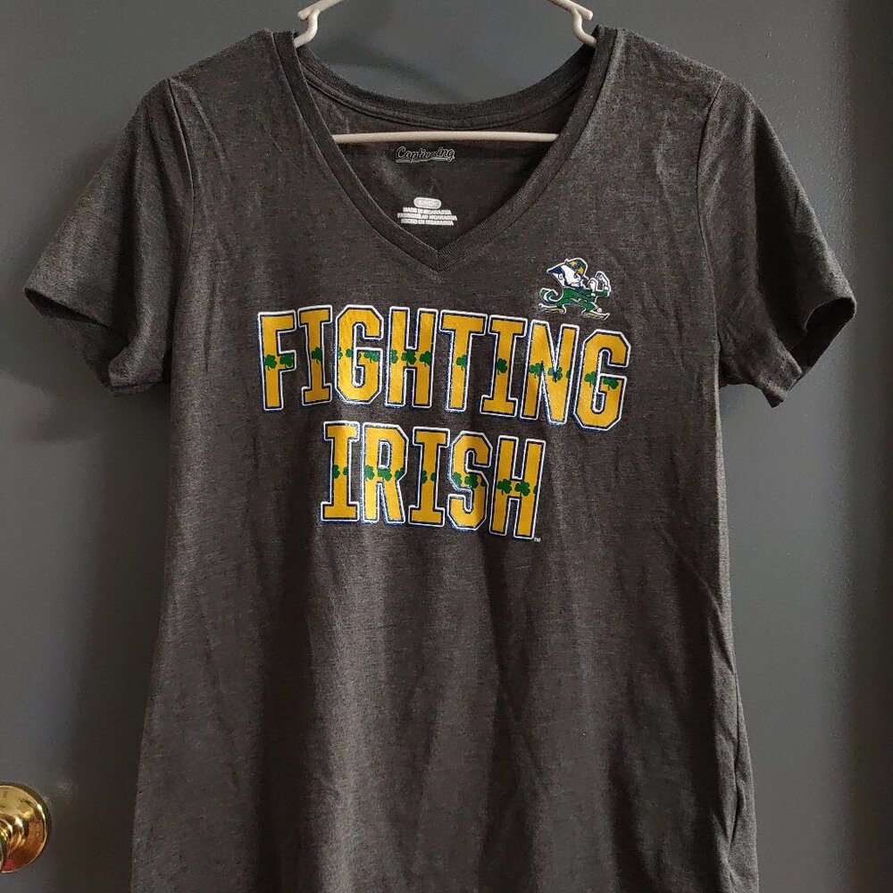 Notre Dame Fighting Irish Women's Small Short Sleeve T-Shirt V-Neck Gray Logo